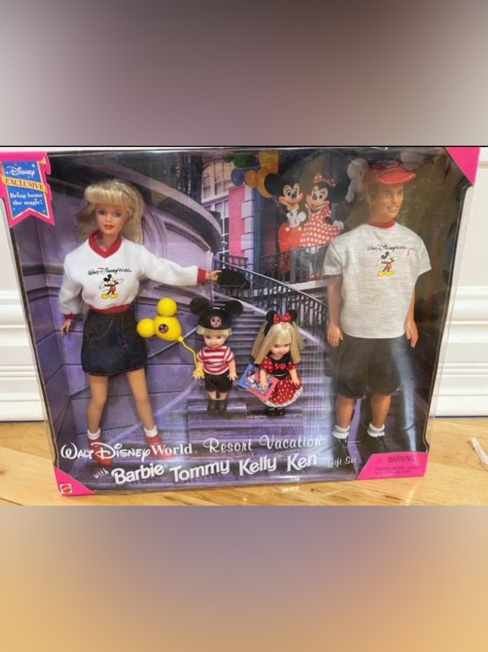 Barbie Disney World Resort Vacation Doll Set -with Tommy ,Kelly and Ken